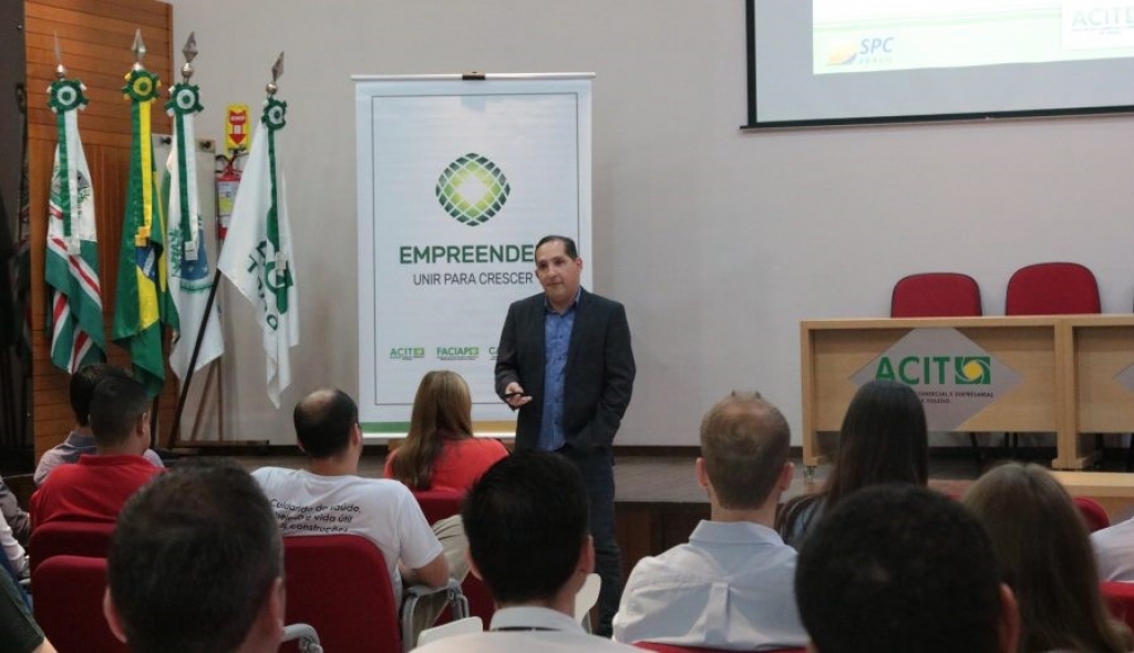 CADASTRO POSITIVO FOI TEMA DE ENCONTRO NO IGUASSU VALLEY TOLEDO