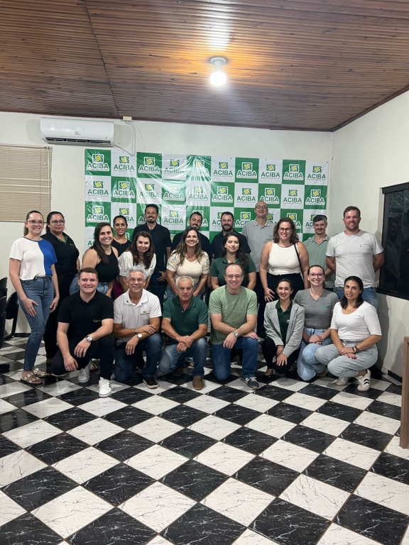 Micro 04 debate importância de projetos sociais