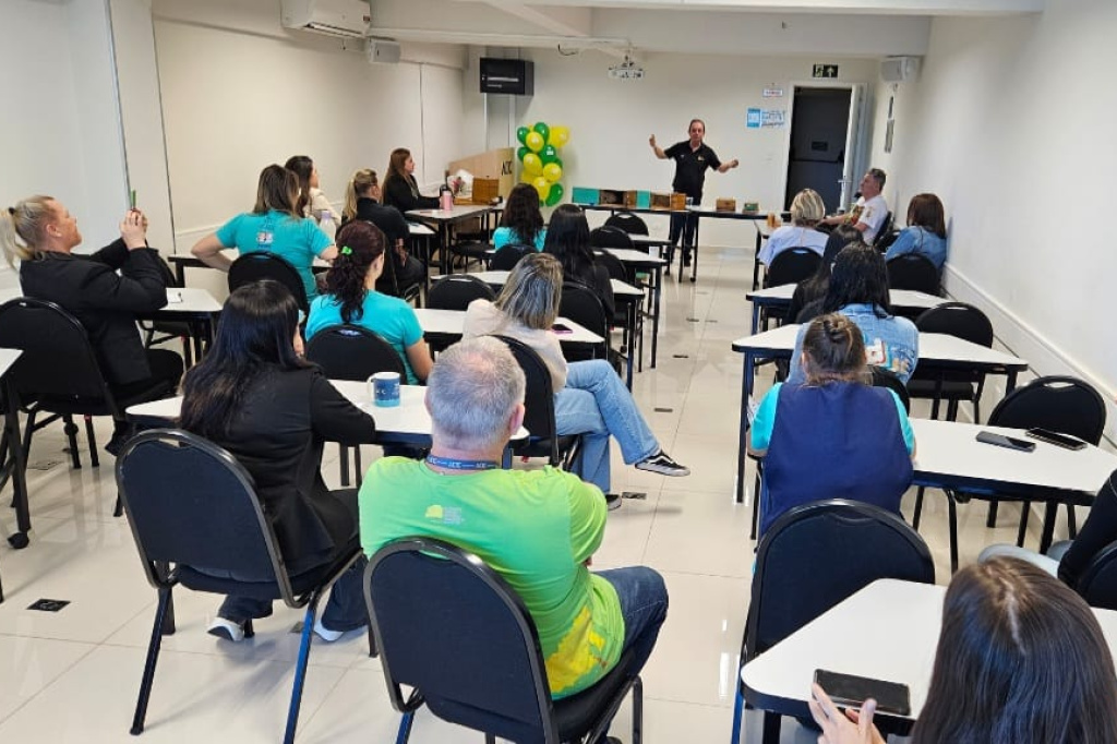 A fascinante história das abelhas e o que ensinam sobre associativismo