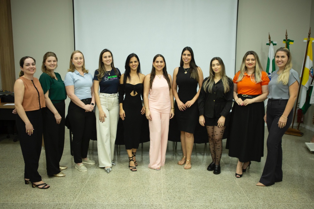 Graciela dos Santos Scheunemann Alamini assume a presidência da ACISMI/MULHER