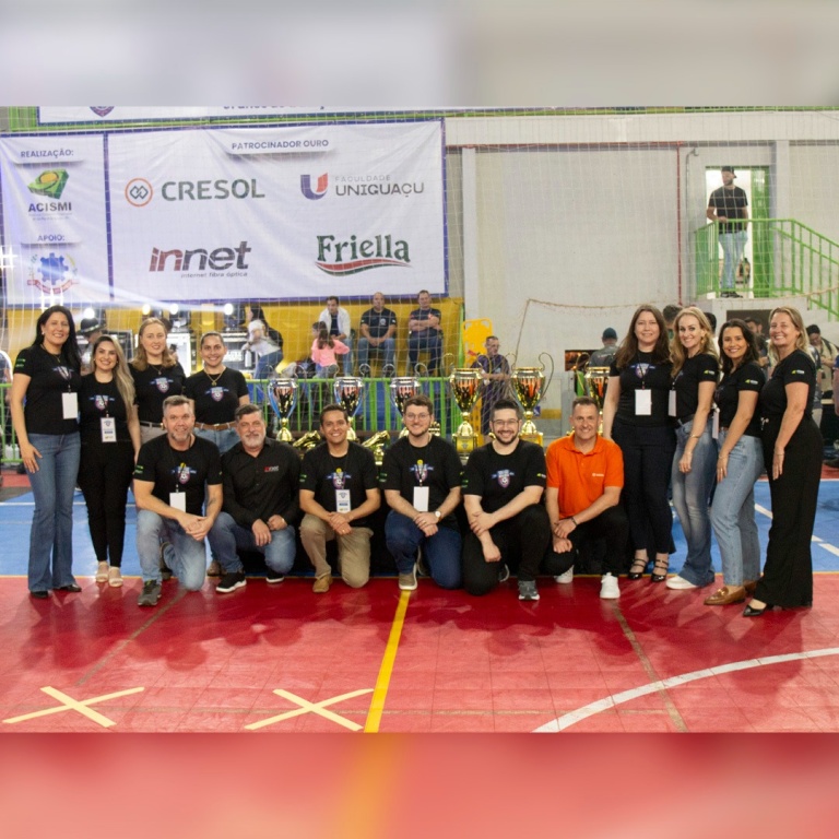 Show de abertura o 31º interfirmas de futsal da ACISMI