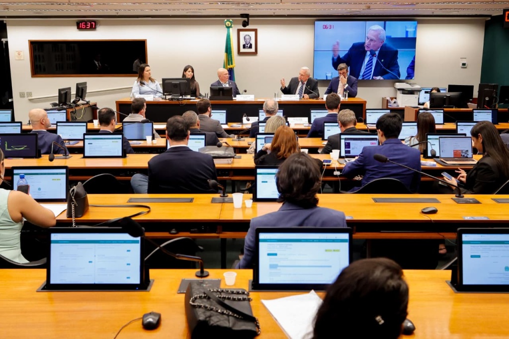 CACB defende reajuste imediato da tabela do Simples Nacional