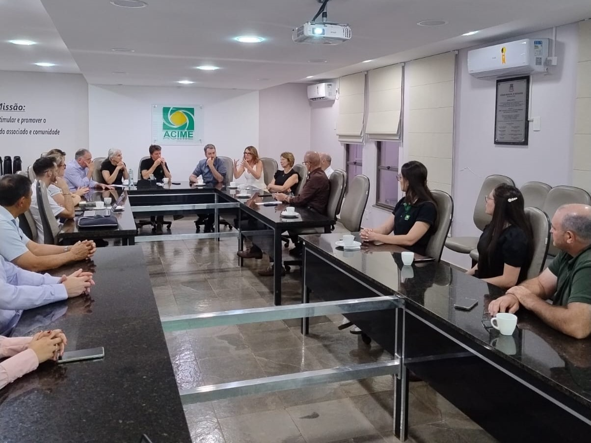 Micro 1 discute representatividade política regional e estimula movimento apartidário