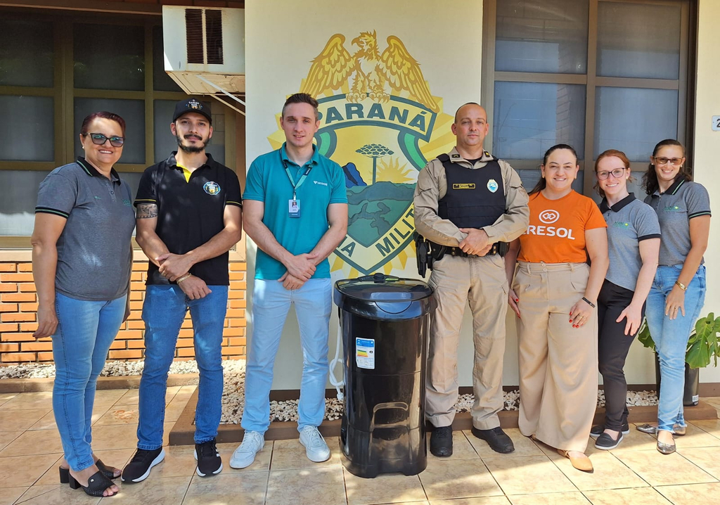 Polícia Militar recebe doação de máquina de lavar