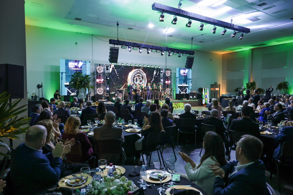 Cerca de 500 pessoas, de todas as regiões do Paraná prestigiaram o evento