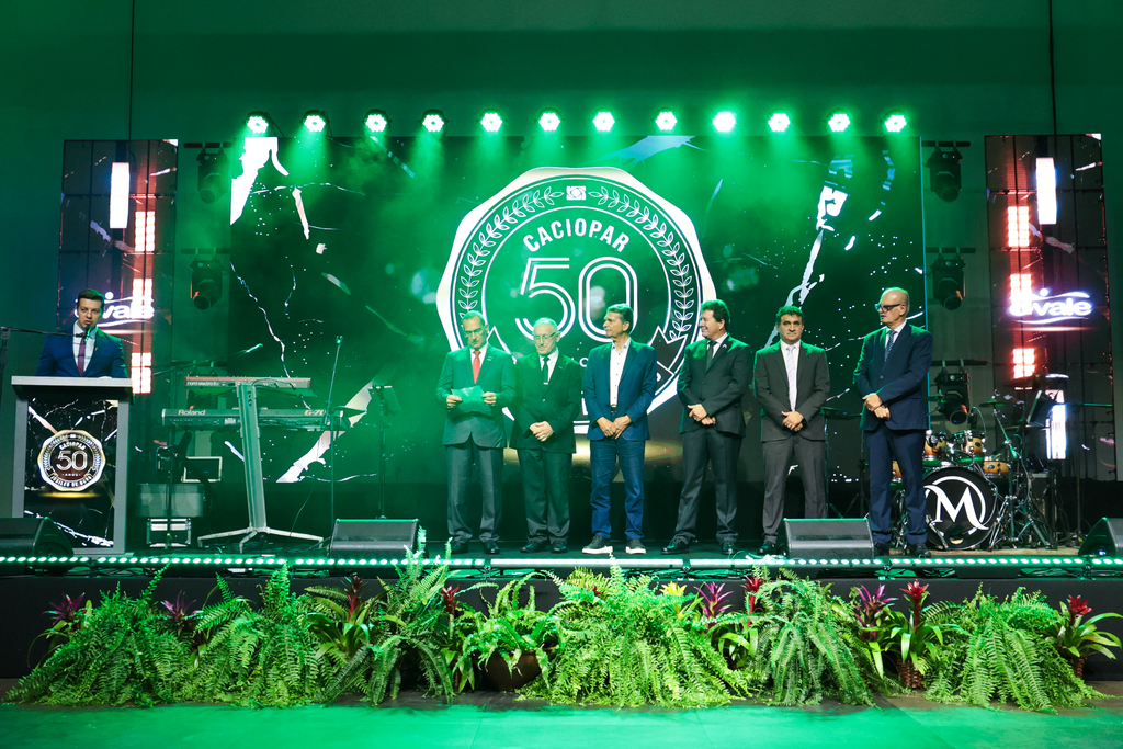 Prefeitos e líderes do movimento empresarial presentes na cerimônia