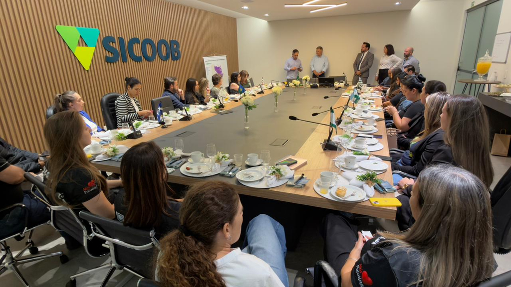 Sicoob Médio Oeste (Assis) recebe reunião da Micro 02 da Caciopar