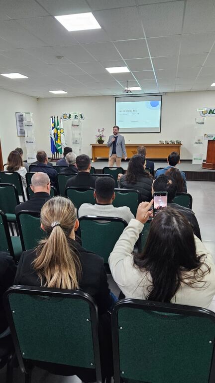 Fim da escala 6×1 preocupa e traz alerta sobre impactos nas pequenas empresas