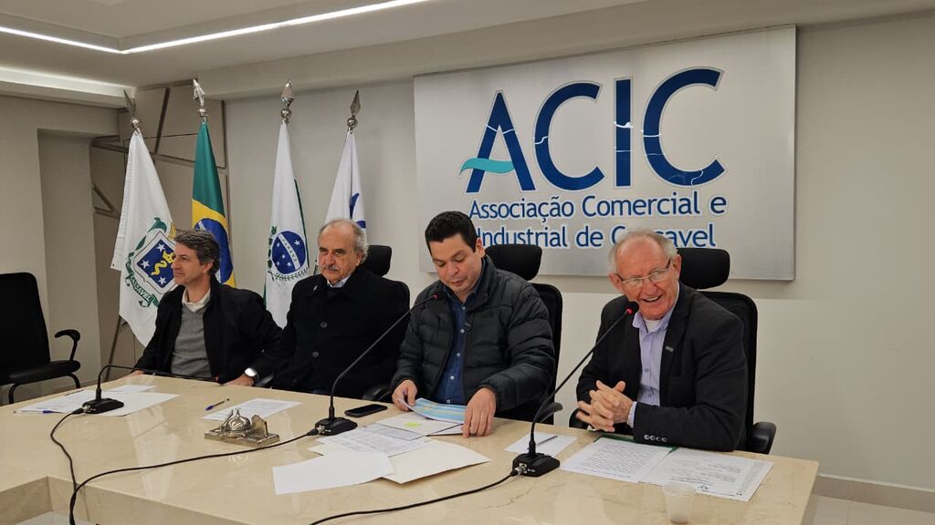 Abertura Presidente do POD Alci Rotta Jr., Prefeito Renato Silva, Secretário da Alep Gugu Bueno e Presidente da Caciopar Reni Felipe